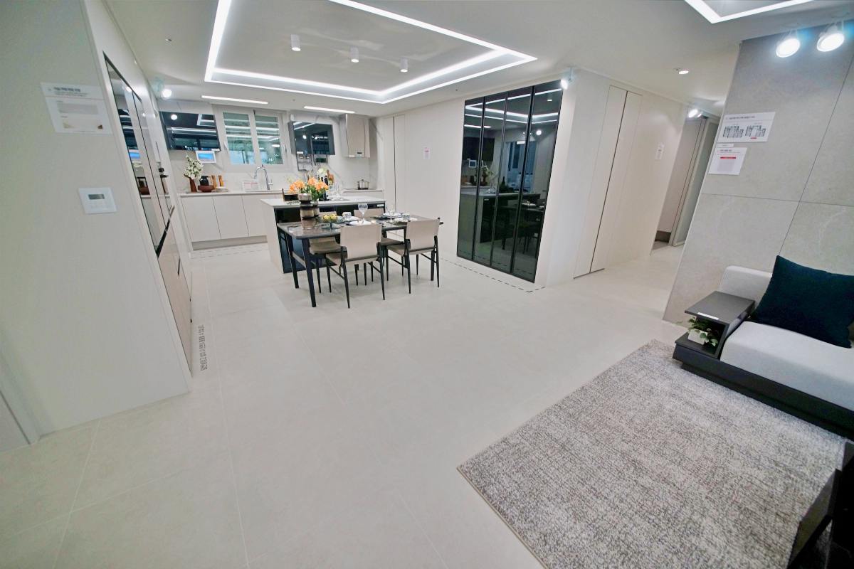  �����Ǿ� ����ź�� ����Ƽ �ΰ��Ӵ�  84���ֺ��� 46-175