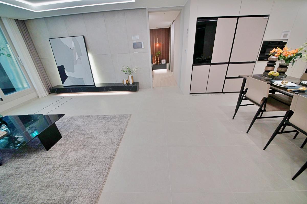  �����Ǿ� ����ź�� ����Ƽ �ΰ��Ӵ�  84���ֺ��� 46-185